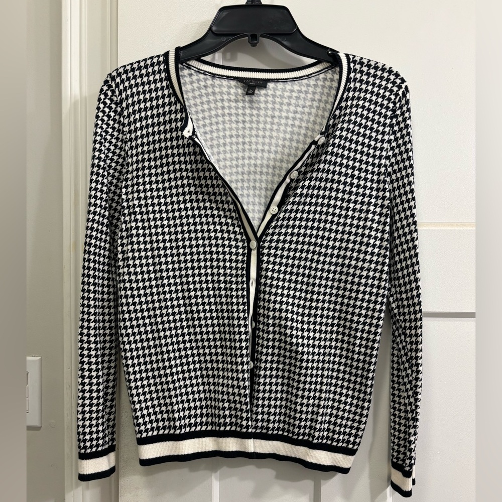 Black and White Houndstooth Women's Sweater